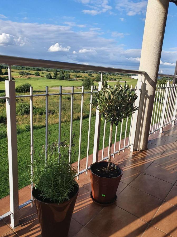Apartgolf Sobienie Krolewskie Sobienie Szlacheckie Buitenkant foto