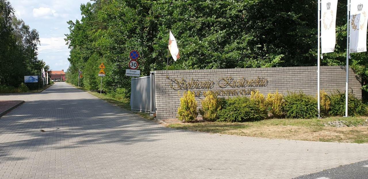 Apartgolf Sobienie Krolewskie Sobienie Szlacheckie Buitenkant foto