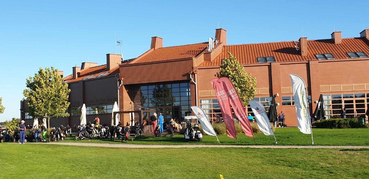 Apartgolf Sobienie Krolewskie Sobienie Szlacheckie Buitenkant foto